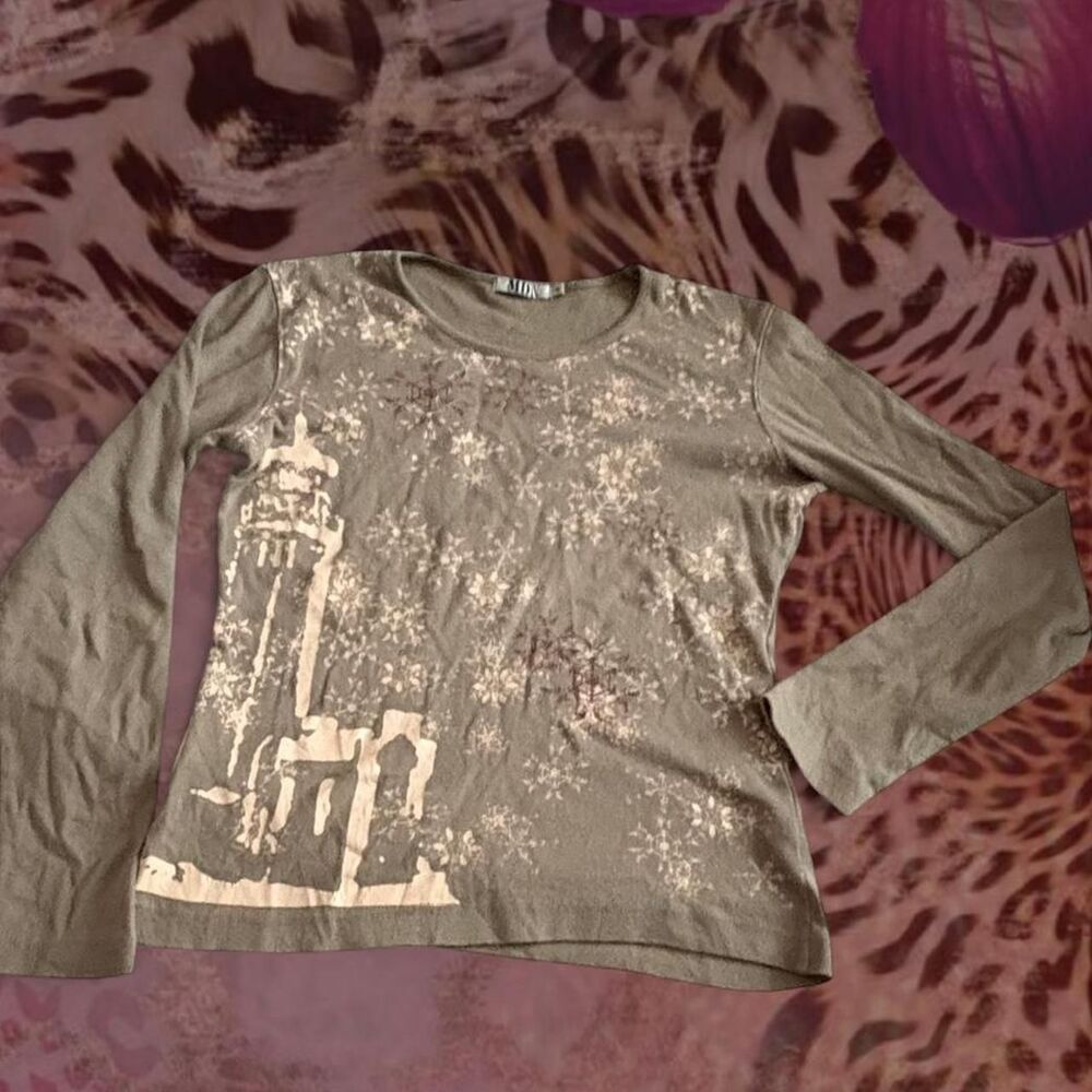 MDN long sleeve top